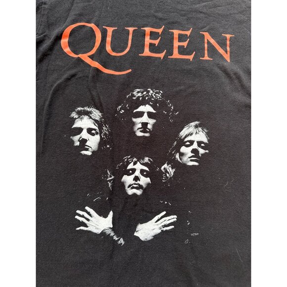 Queen Band Graphic T-Shirt Black Classic Rock Design 100% Cotton Pre-Shrunk Size - Picture 3 of 7